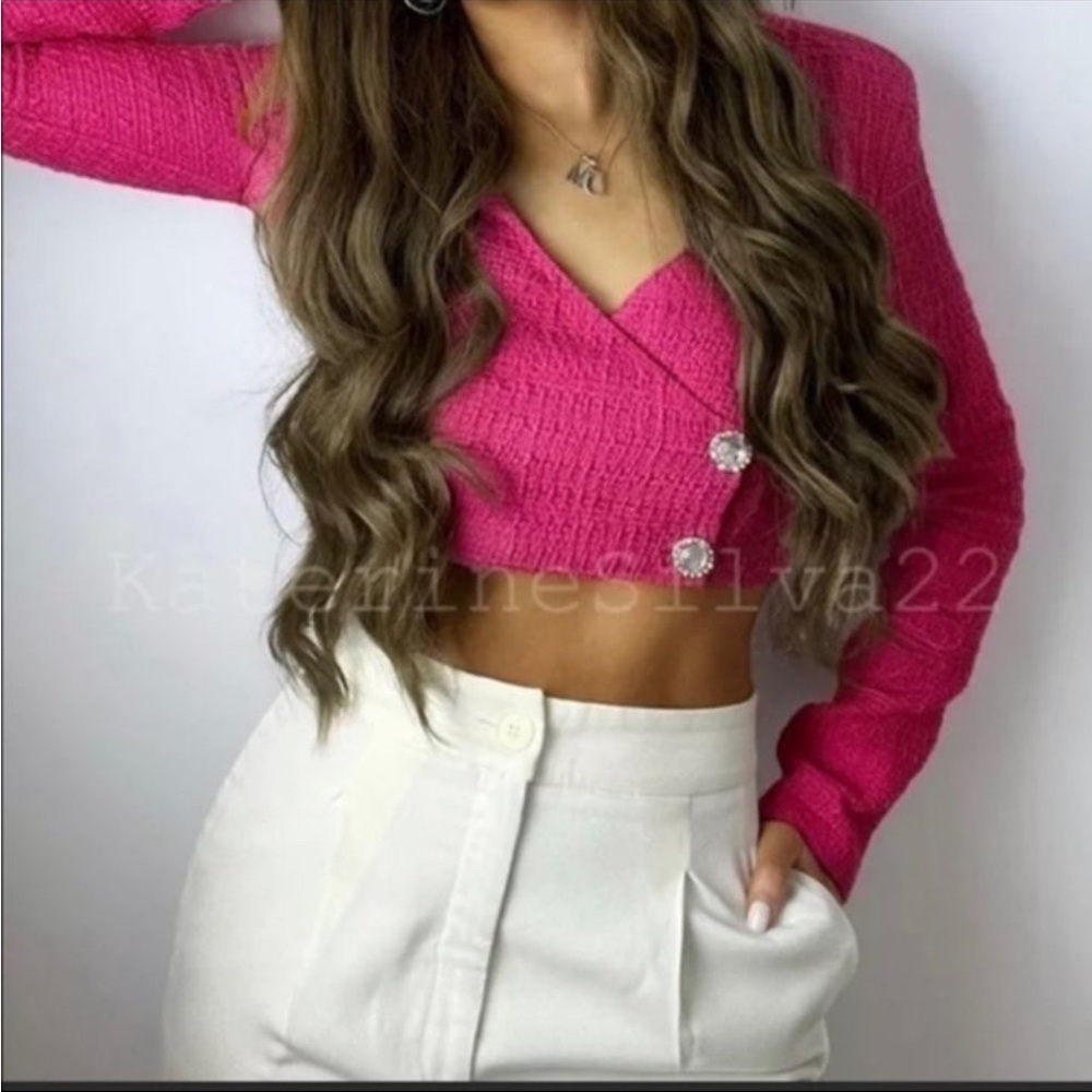 ZARA STRUCTURED CROP TOP
FUCHSIA
